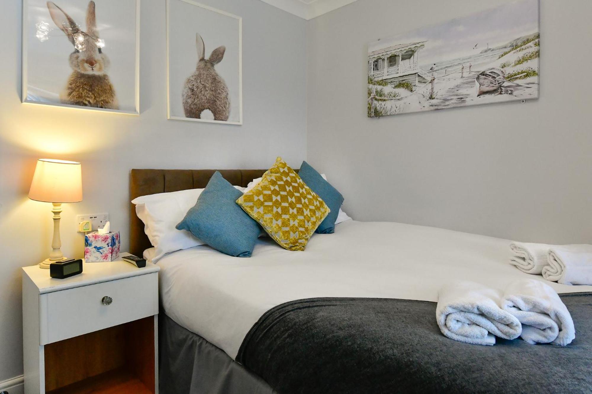 Free Parking - Heart Of The City - Superb Townhouse & Garden - Peaceful Area But Only 5Min Walk To Beach, Shops, Bars, Arena, Marina, Parks Swansea Dış mekan fotoğraf