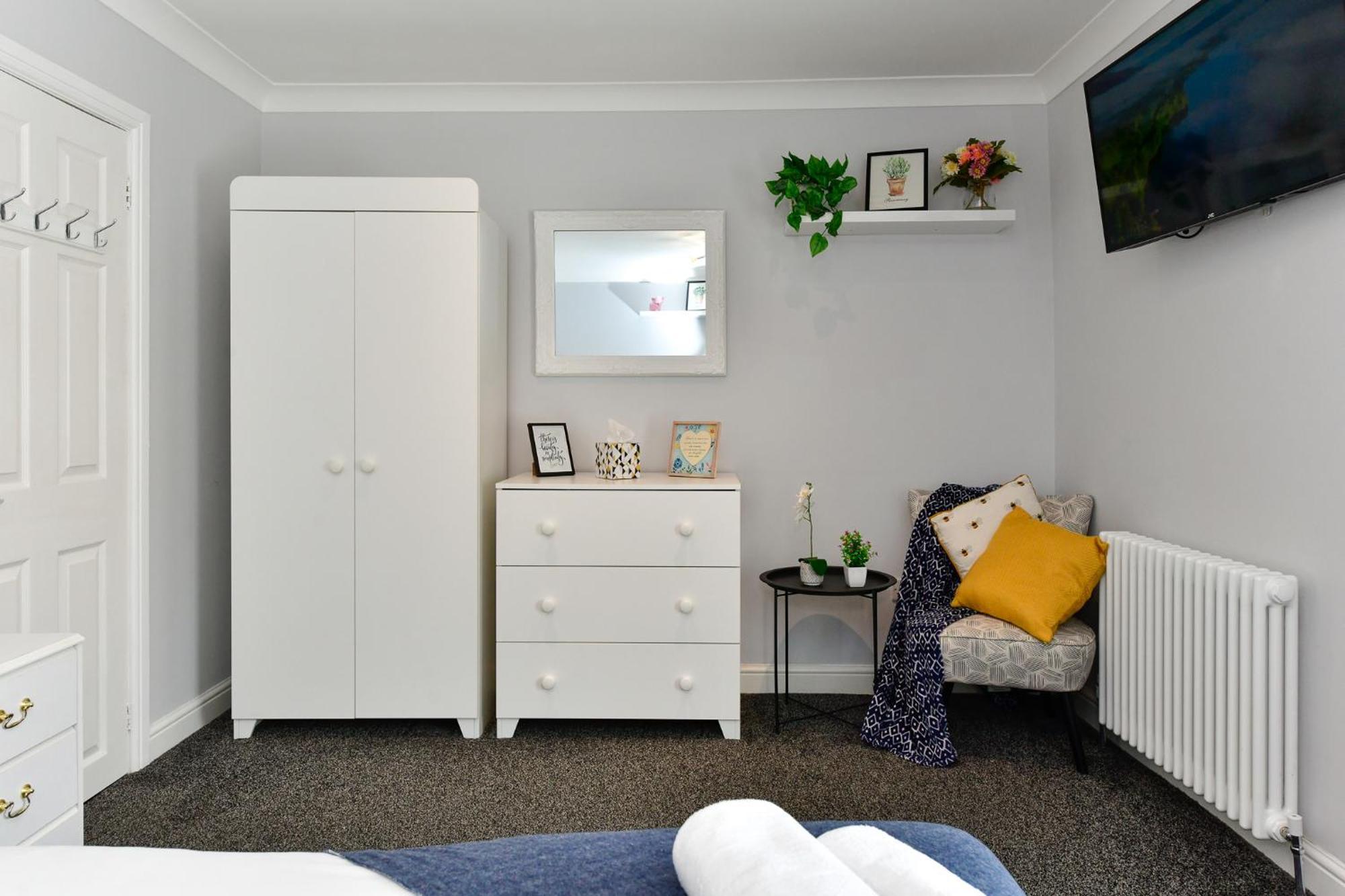 Free Parking - Heart Of The City - Superb Townhouse & Garden - Peaceful Area But Only 5Min Walk To Beach, Shops, Bars, Arena, Marina, Parks Swansea Dış mekan fotoğraf