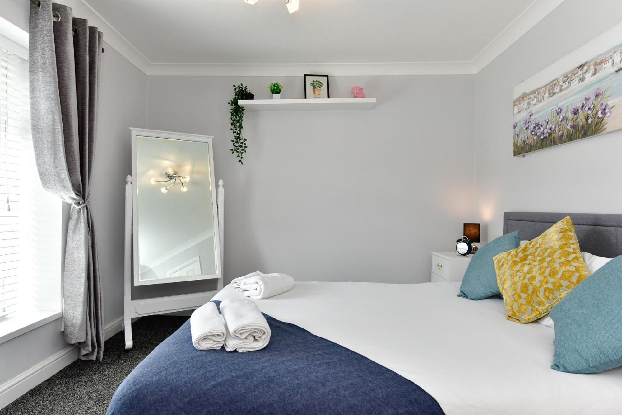 Free Parking - Heart Of The City - Superb Townhouse & Garden - Peaceful Area But Only 5Min Walk To Beach, Shops, Bars, Arena, Marina, Parks Swansea Dış mekan fotoğraf