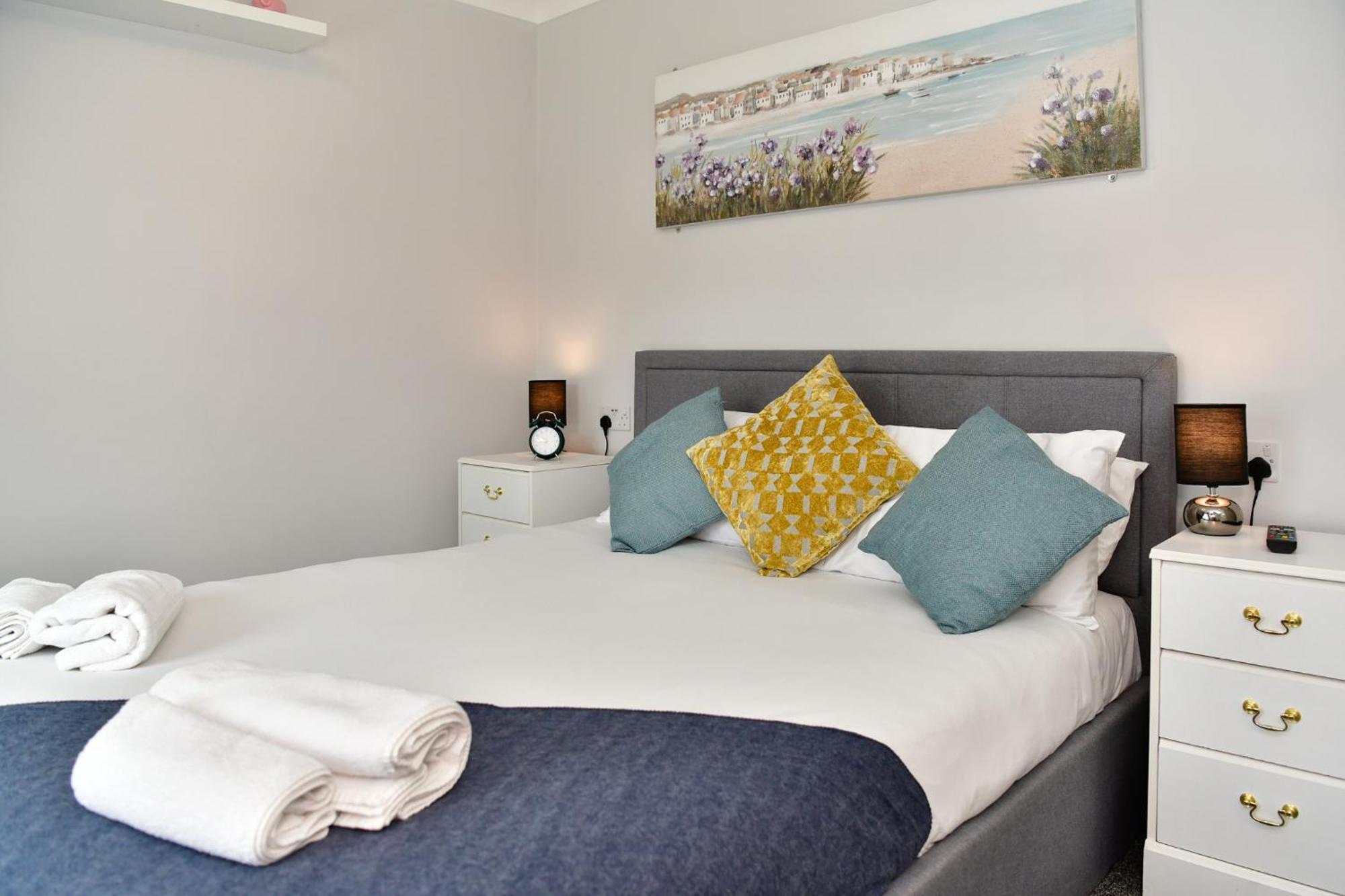 Free Parking - Heart Of The City - Superb Townhouse & Garden - Peaceful Area But Only 5Min Walk To Beach, Shops, Bars, Arena, Marina, Parks Swansea Dış mekan fotoğraf