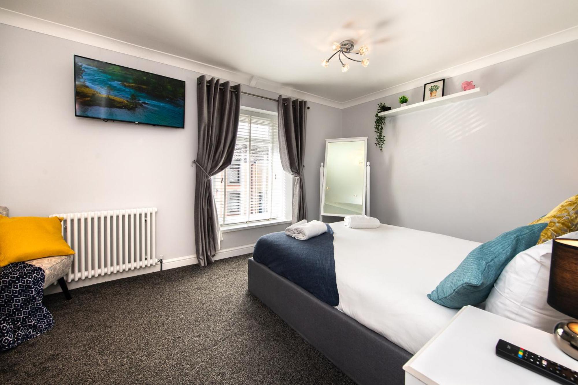 Free Parking - Heart Of The City - Superb Townhouse & Garden - Peaceful Area But Only 5Min Walk To Beach, Shops, Bars, Arena, Marina, Parks Swansea Dış mekan fotoğraf
